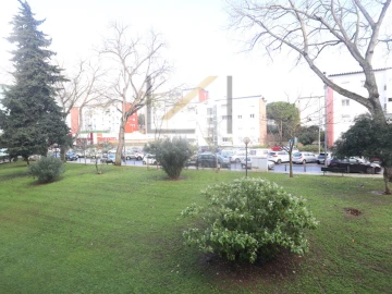 Apartamento T2 para Venda em Oeiras e São Julião da Barra, Paço de Arcos e Caxias