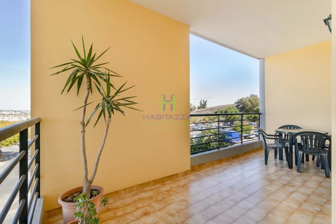 Apartamento T2 para Arrendamento em Lagos (São Sebastião e Santa Maria) Foto 1