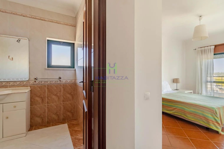 Apartamento T2 para Arrendamento em Lagos (São Sebastião e Santa Maria) Foto 23