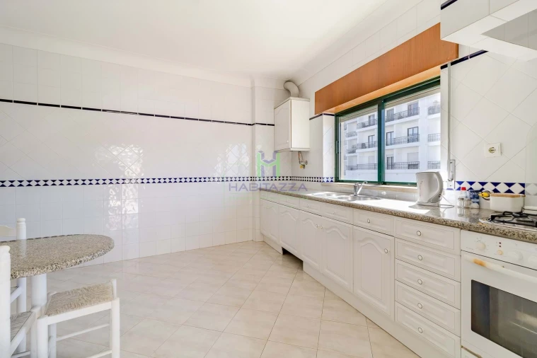 Apartamento T2 para Arrendamento em Lagos (São Sebastião e Santa Maria) Foto 10