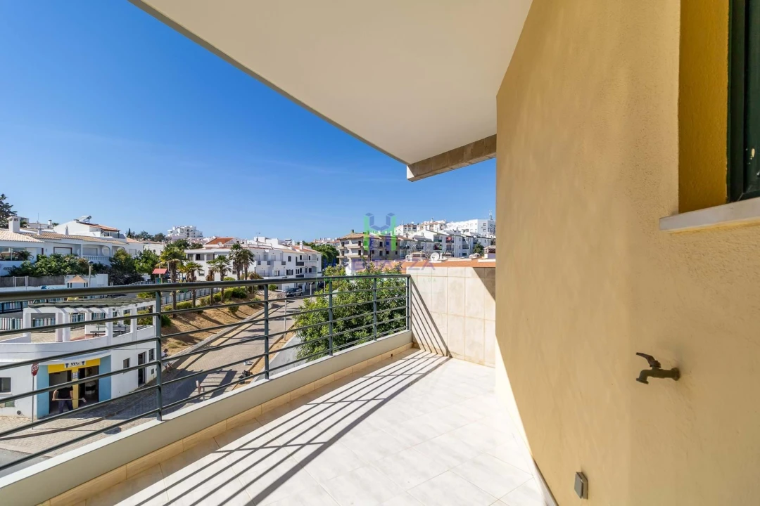 Apartamento T2 para Arrendamento em Lagos (São Sebastião e Santa Maria) Foto 13