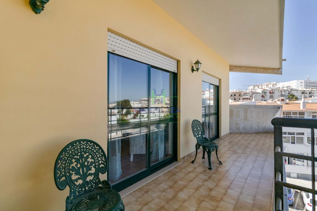 Apartamento T2 para Arrendamento em Lagos (São Sebastião e Santa Maria) Foto 26