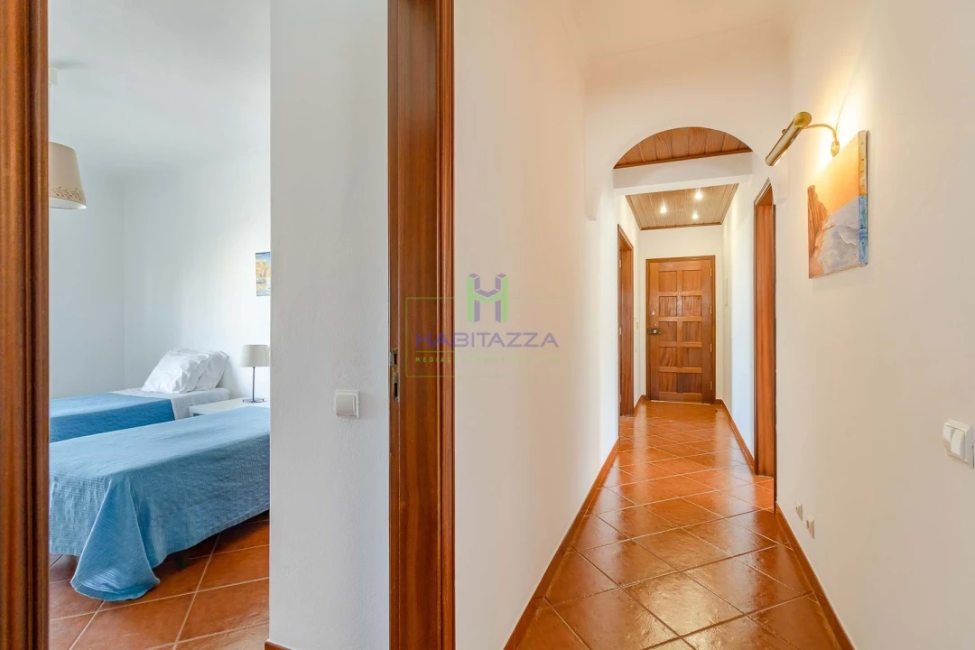 Apartamento T2 para Arrendamento em Lagos (São Sebastião e Santa Maria) Foto 15