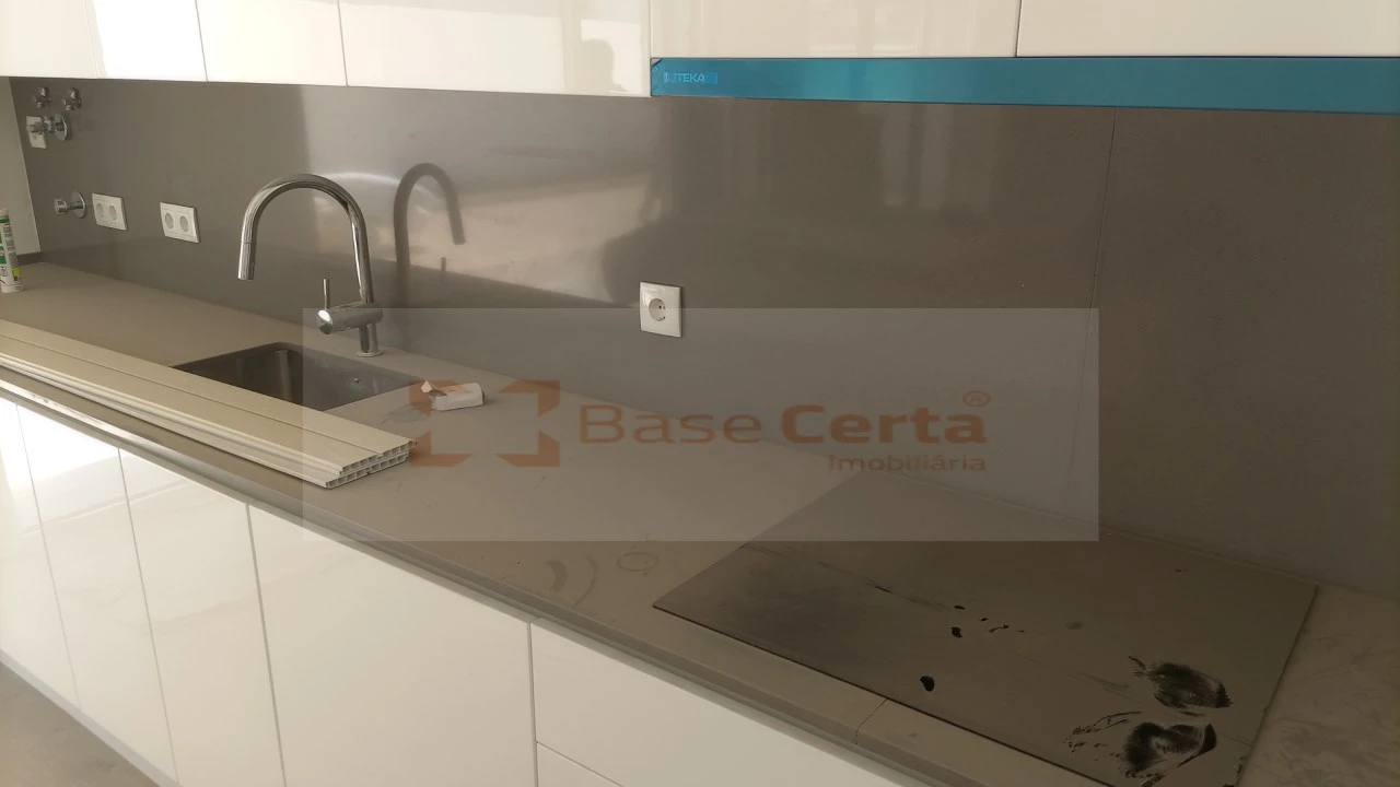 Moradia T4 para Venda em Pontinha e Famões Foto 28