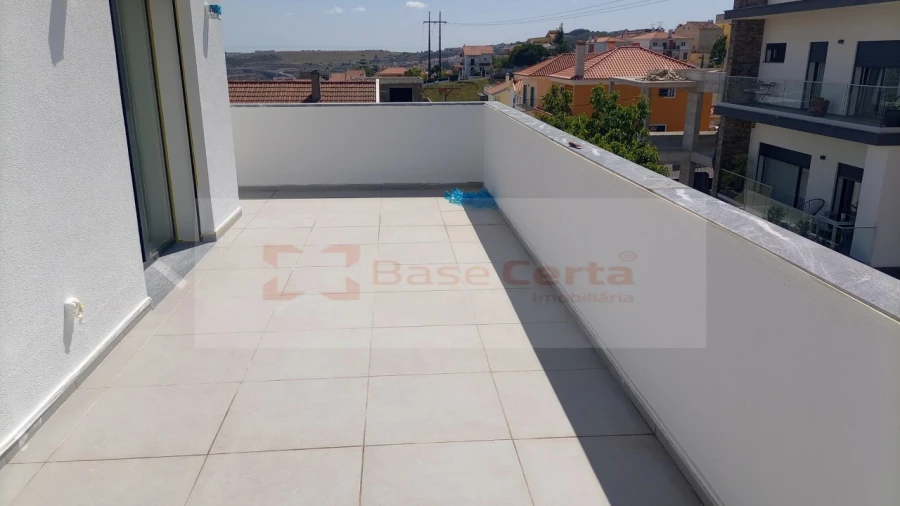 Moradia T4 para Venda em Pontinha e Famões Foto 24