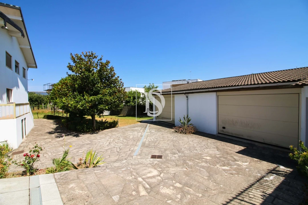 Moradia T4 para Venda em Tadim Foto 7