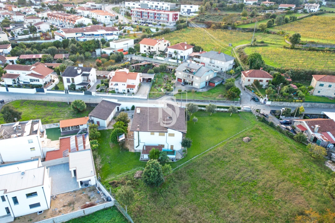 Moradia T4 para Venda em Tadim Foto 32