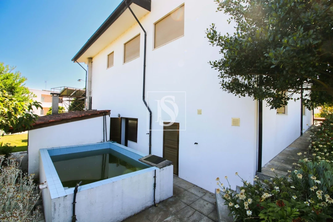 Moradia T4 para Venda em Tadim Foto 23