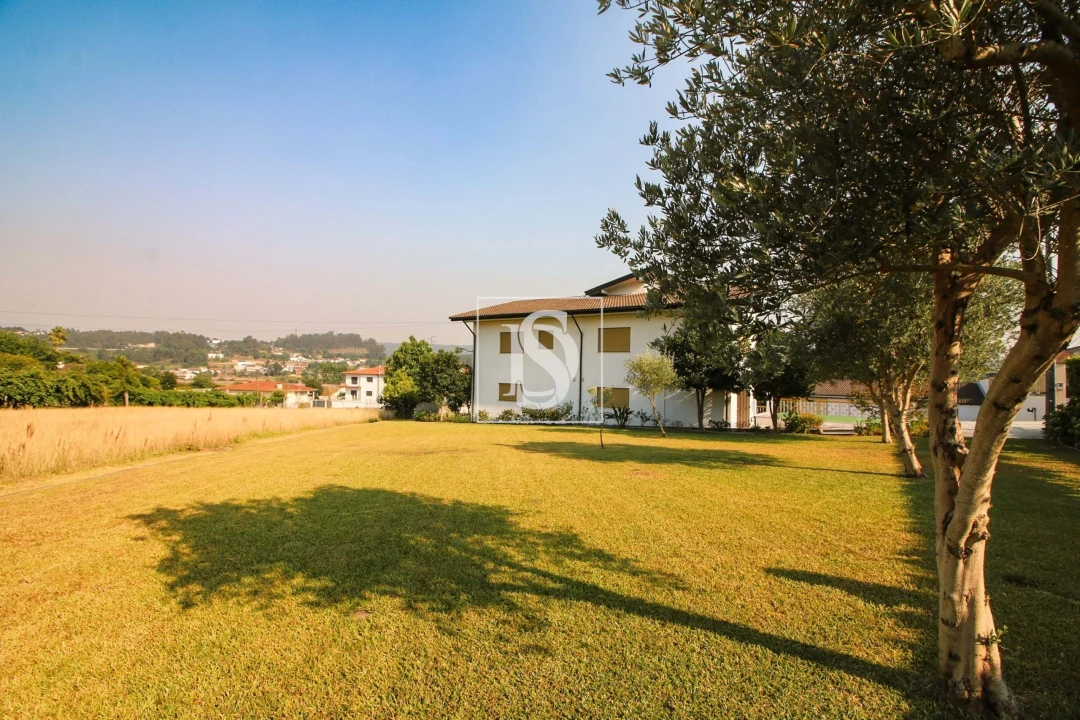 Moradia T4 para Venda em Tadim Foto 3