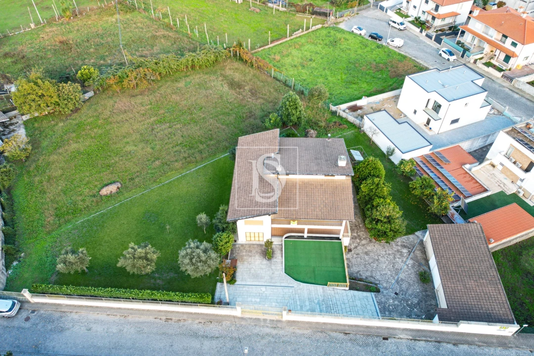 Moradia T4 para Venda em Tadim Foto 31