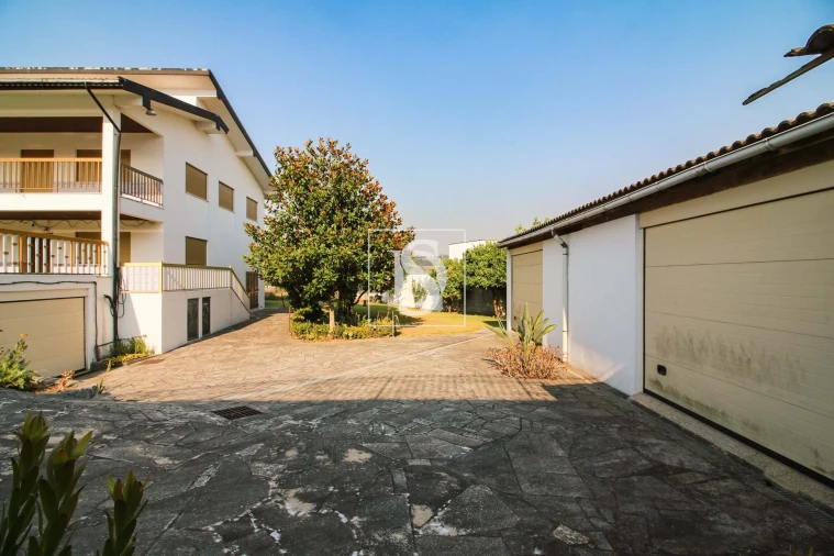 Moradia T4 para Venda em Tadim Foto 5