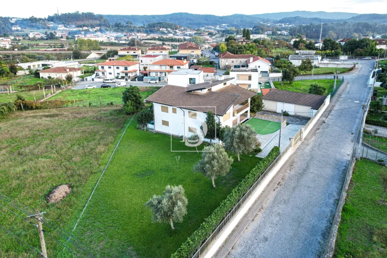 Moradia T4 para Venda em Tadim Foto 30