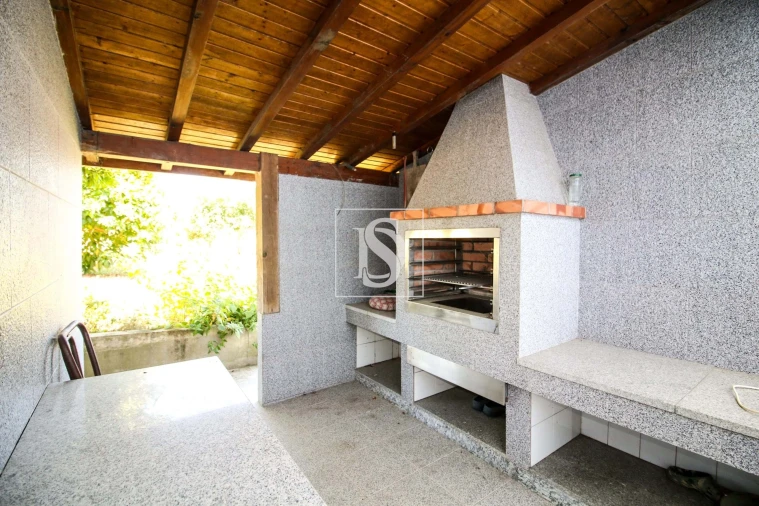 Moradia T4 para Venda em Tadim Foto 24