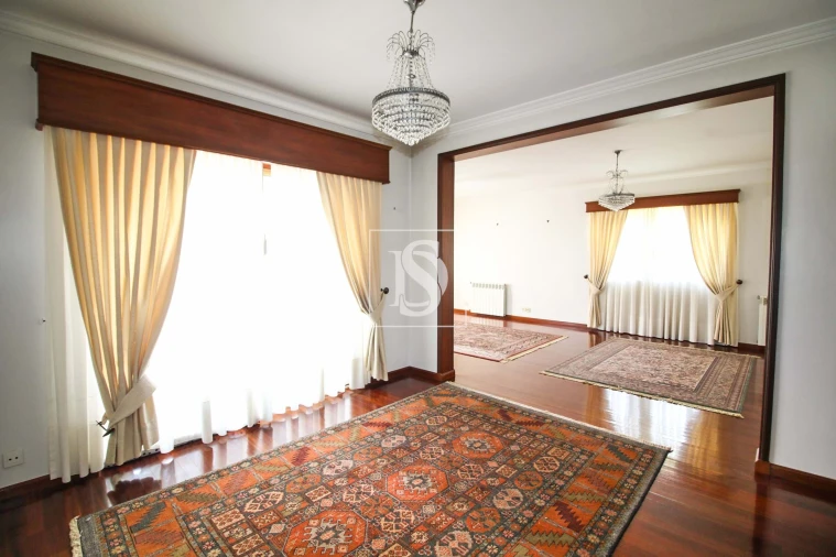 Moradia T4 para Venda em Tadim Foto 14