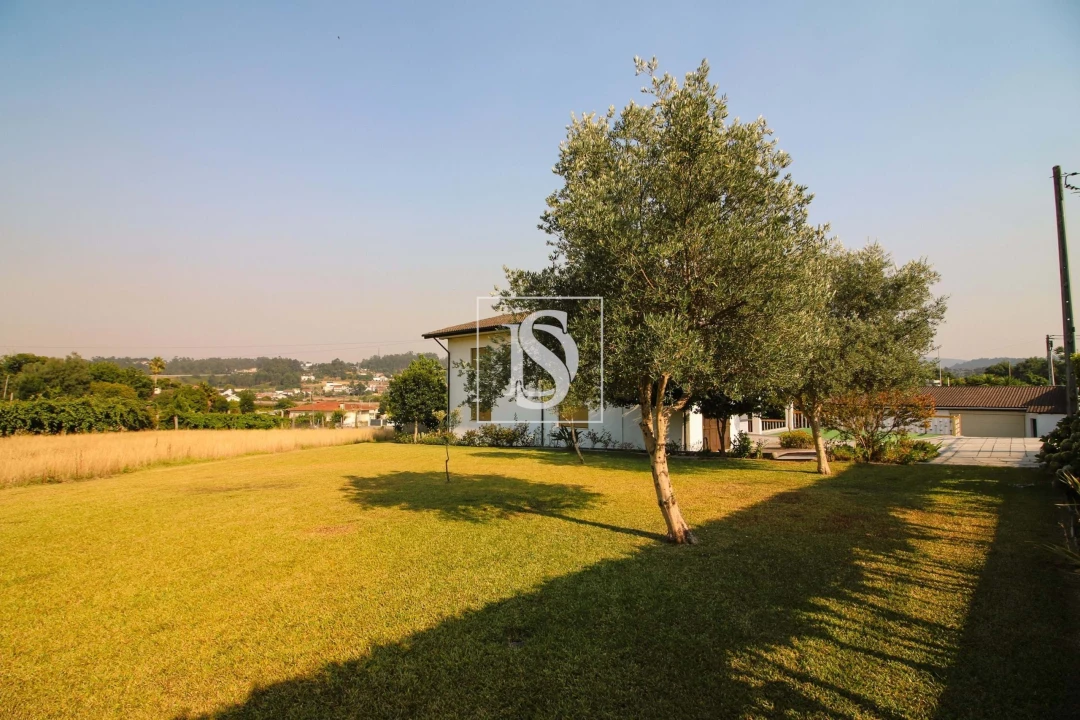 Moradia T4 para Venda em Tadim Foto 4