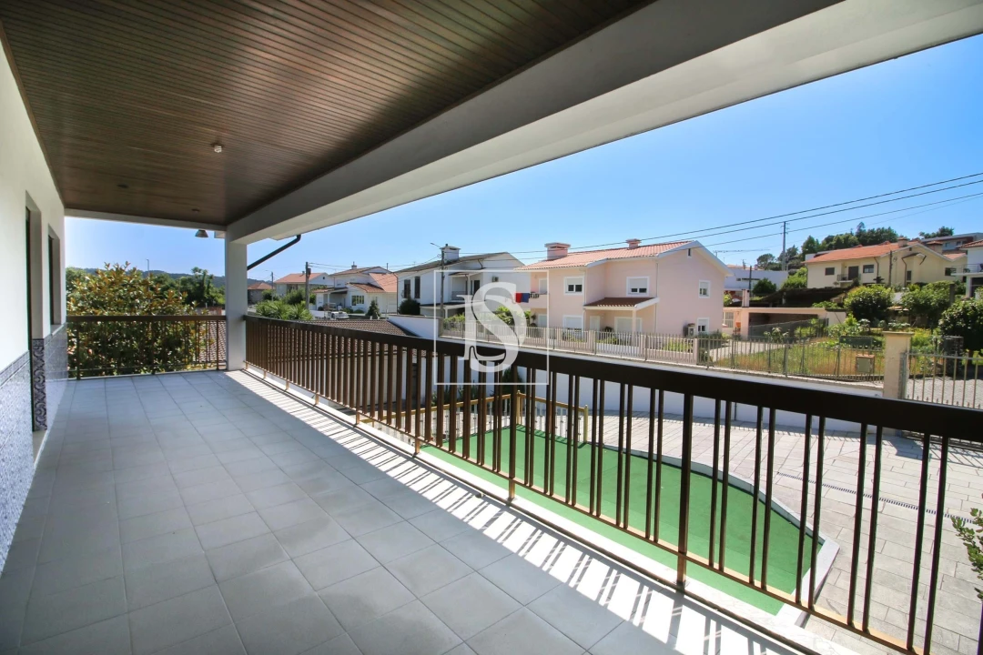 Moradia T4 para Venda em Tadim Foto 8