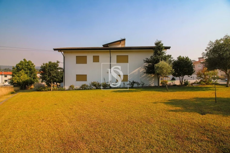 Moradia T4 para Venda em Tadim Foto 17