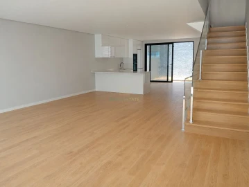 Moradia T3 para Venda em Funchal (Santa Maria Maior)
