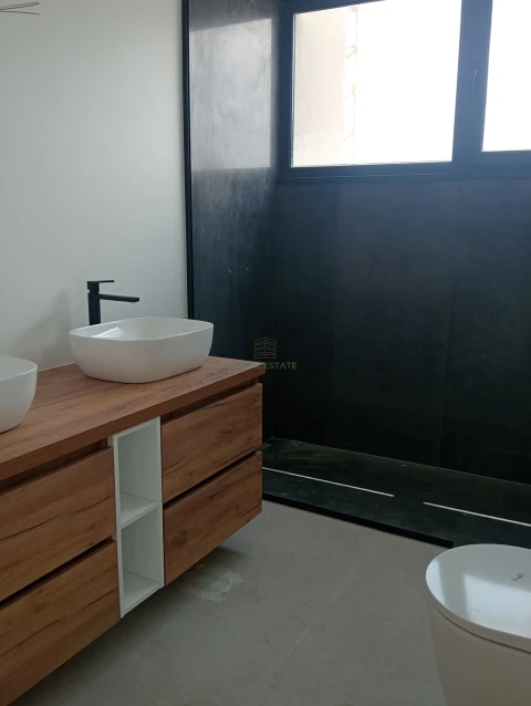Moradia T3 para Venda em Funchal (Santa Maria Maior)