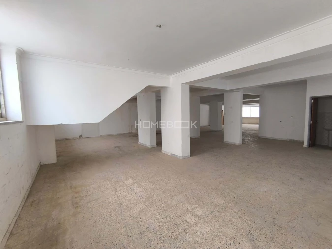 Negócio para Arrendamento em Agualva e Mira-Sintra