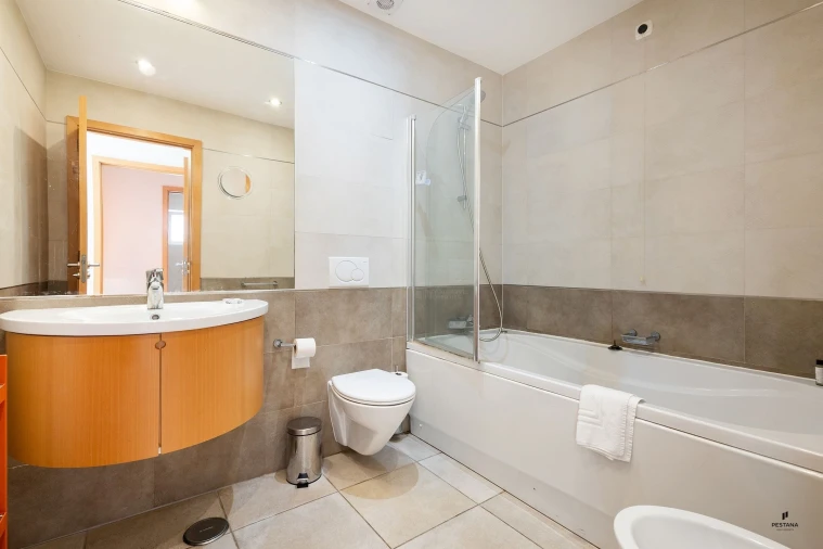 Apartamento T2 para Venda em Estômbar e Parchal Foto 10