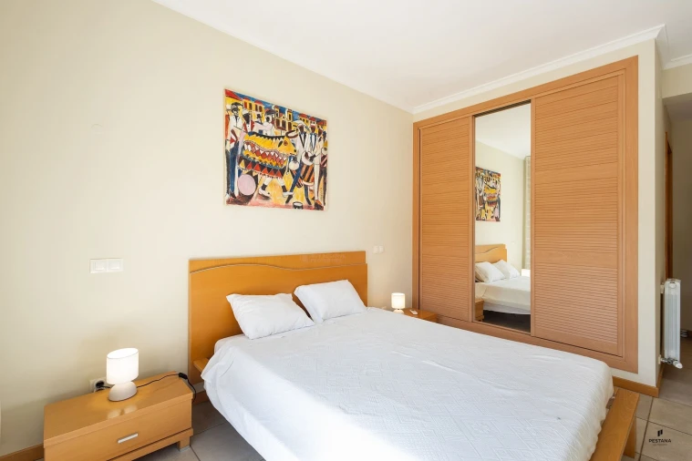 Apartamento T2 para Venda em Estômbar e Parchal Foto 12