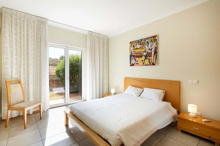 Apartamento T2 para Venda em Estômbar e Parchal Foto 11