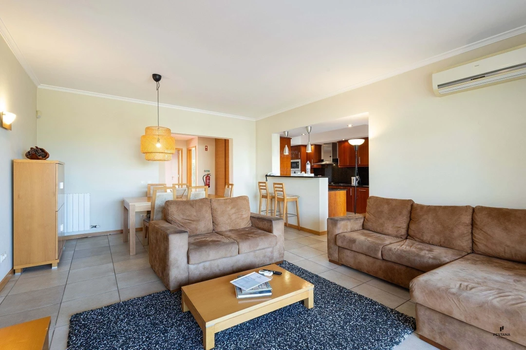 Apartamento T2 para Venda em Estômbar e Parchal Foto 1