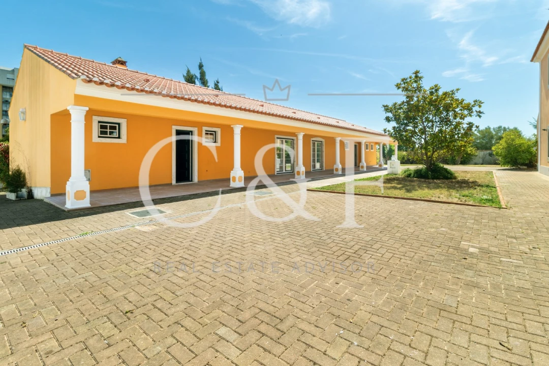 Moradia T7 para Venda em Marvila Foto 10