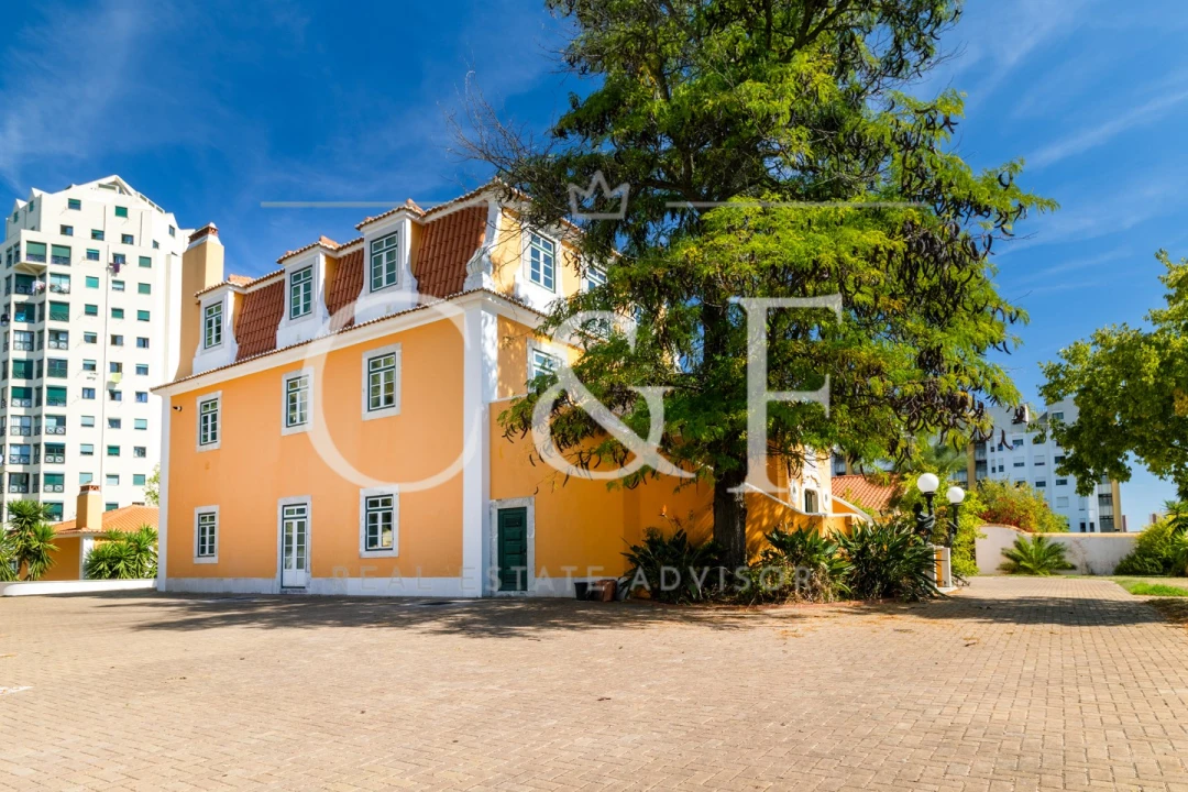 Moradia T7 para Venda em Marvila Foto 15