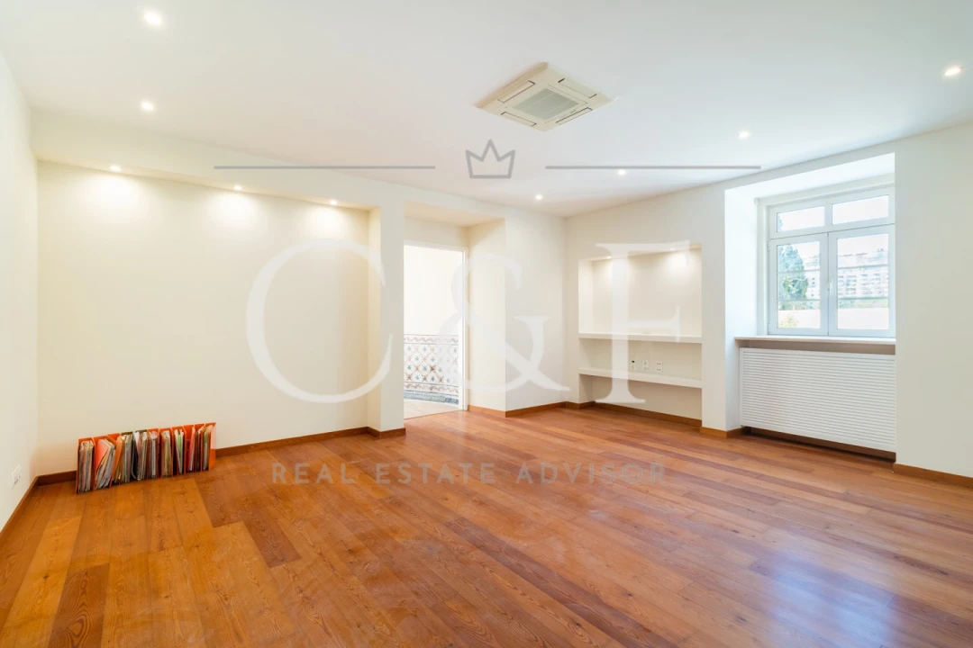 Moradia T7 para Venda em Marvila Foto 29