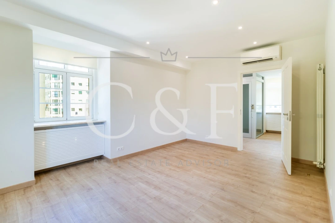 Moradia T7 para Venda em Marvila Foto 43