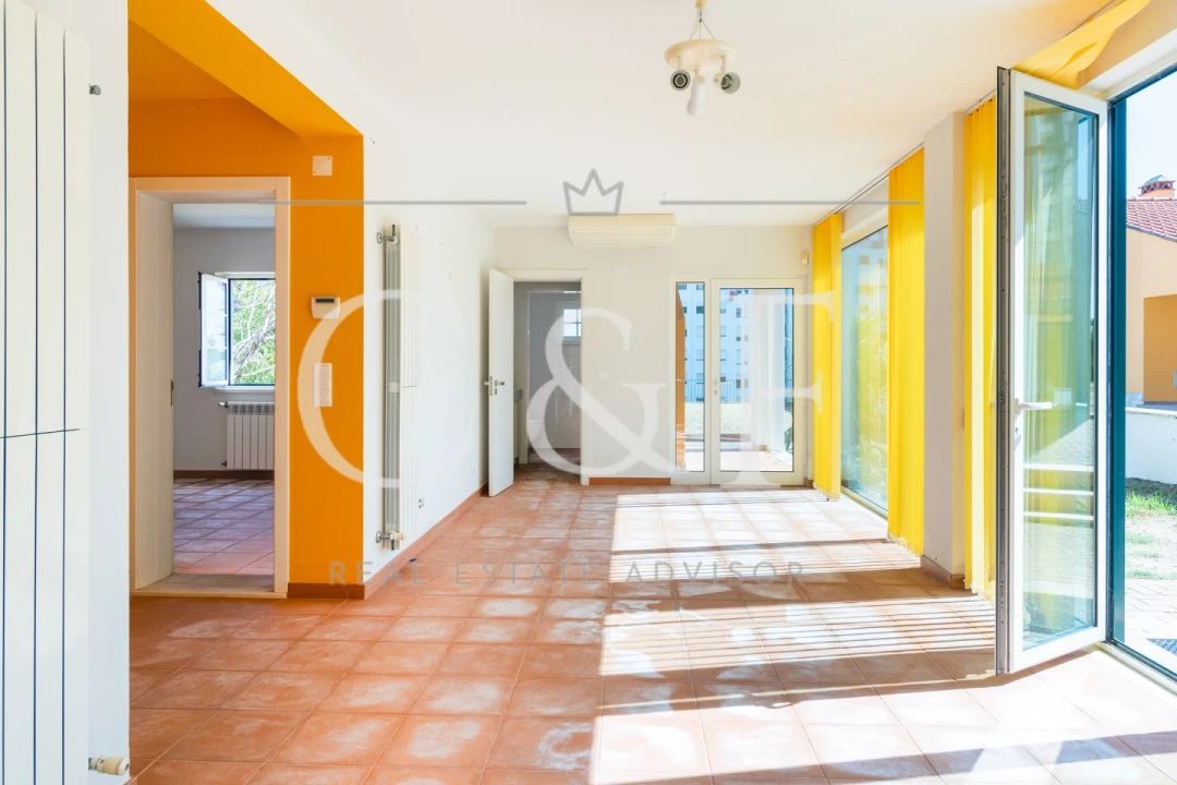 Moradia T7 para Venda em Marvila Foto 60