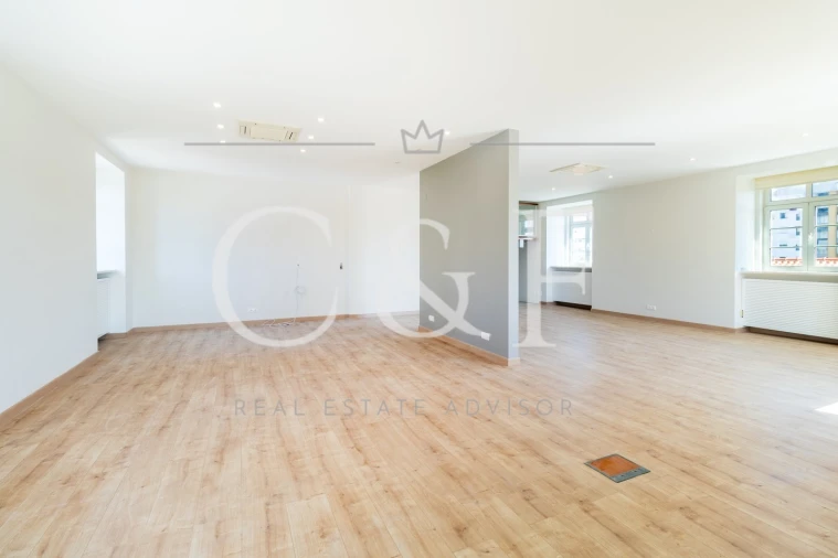 Moradia T7 para Venda em Marvila Foto 36