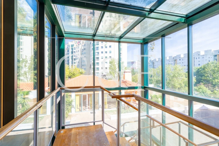 Moradia T7 para Venda em Marvila Foto 51