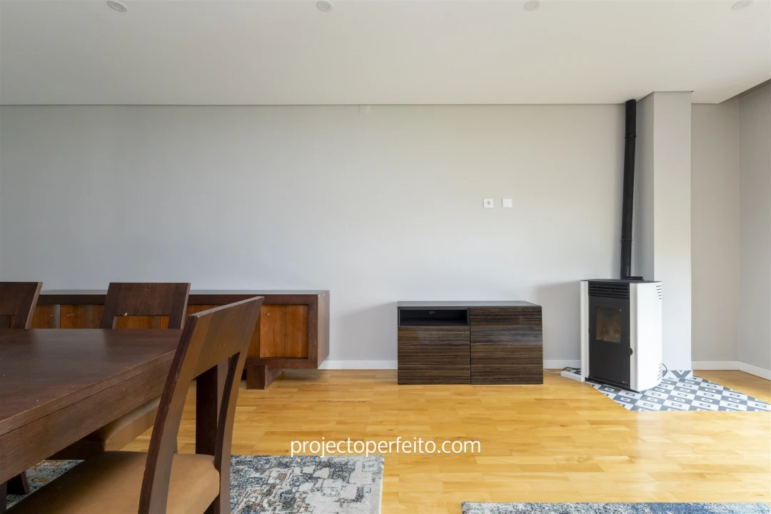 Apartamento T4 para Arrendamento em Espinho Foto 4