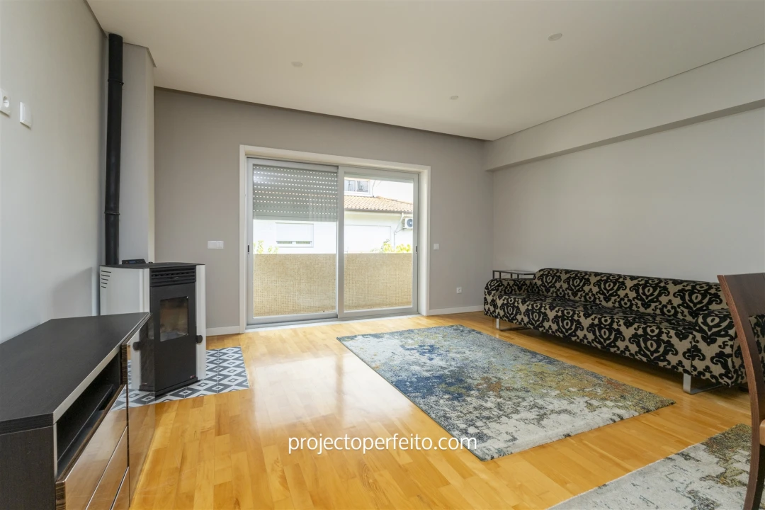 Apartamento T4 para Arrendamento em Espinho Foto 2