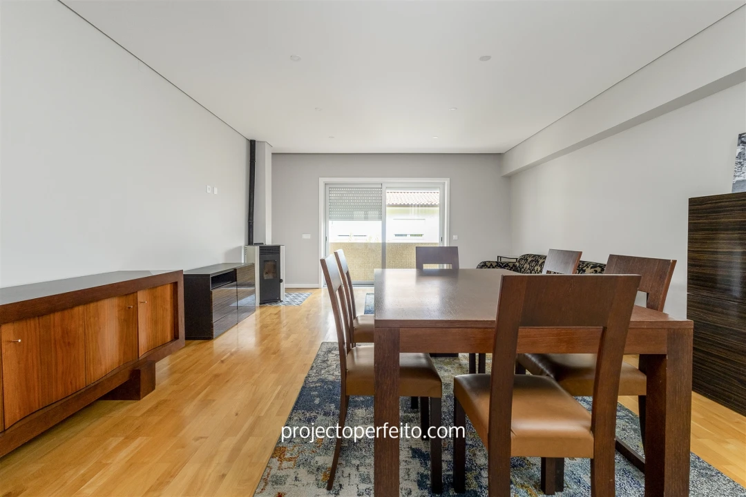 Apartamento T4 para Arrendamento em Espinho Foto 1