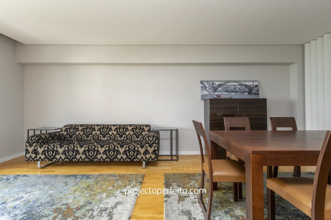 Apartamento T4 para Arrendamento em Espinho Foto 3