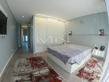 Moradia T5 para Venda em Gondomar (São Cosme), Valbom e Jovim