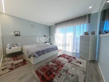 Moradia T5 para Venda em Gondomar (São Cosme), Valbom e Jovim