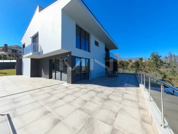 Moradia T5 para Venda em Gondomar (São Cosme), Valbom e Jovim