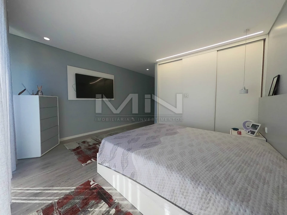 Moradia T5 para Venda em Gondomar (São Cosme), Valbom e Jovim Foto 33