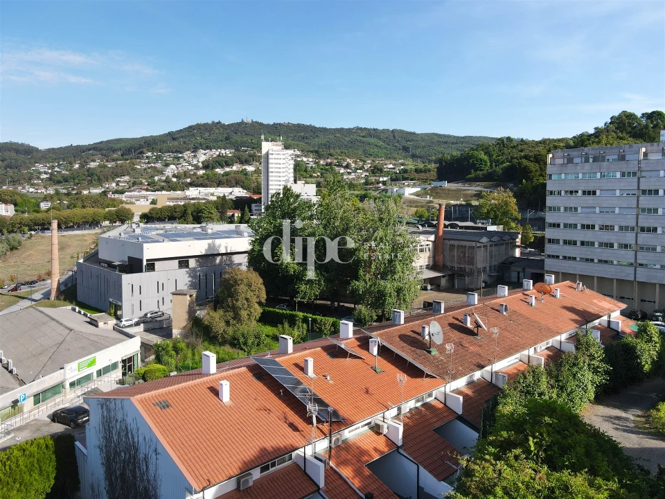 Moradia T3 para Venda em Creixomil Foto 1