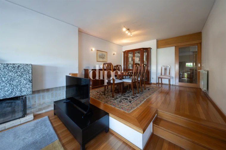 Moradia T3 para Venda em Creixomil Foto 3