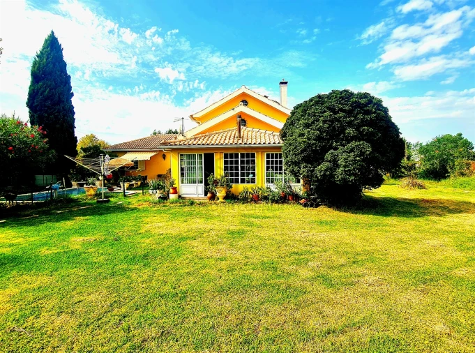 Moradia T10 para Venda em Azeitão (São Lourenço e São Simão)