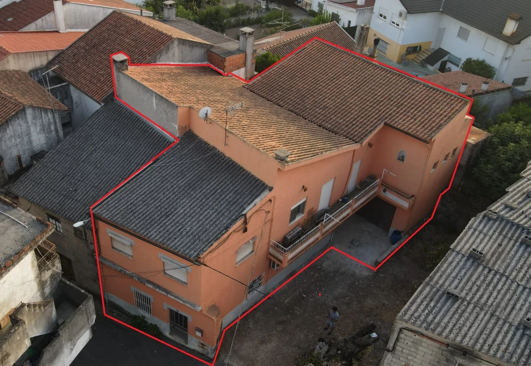 Moradia T4 para Venda em Vila Nova de Tazem Foto 1