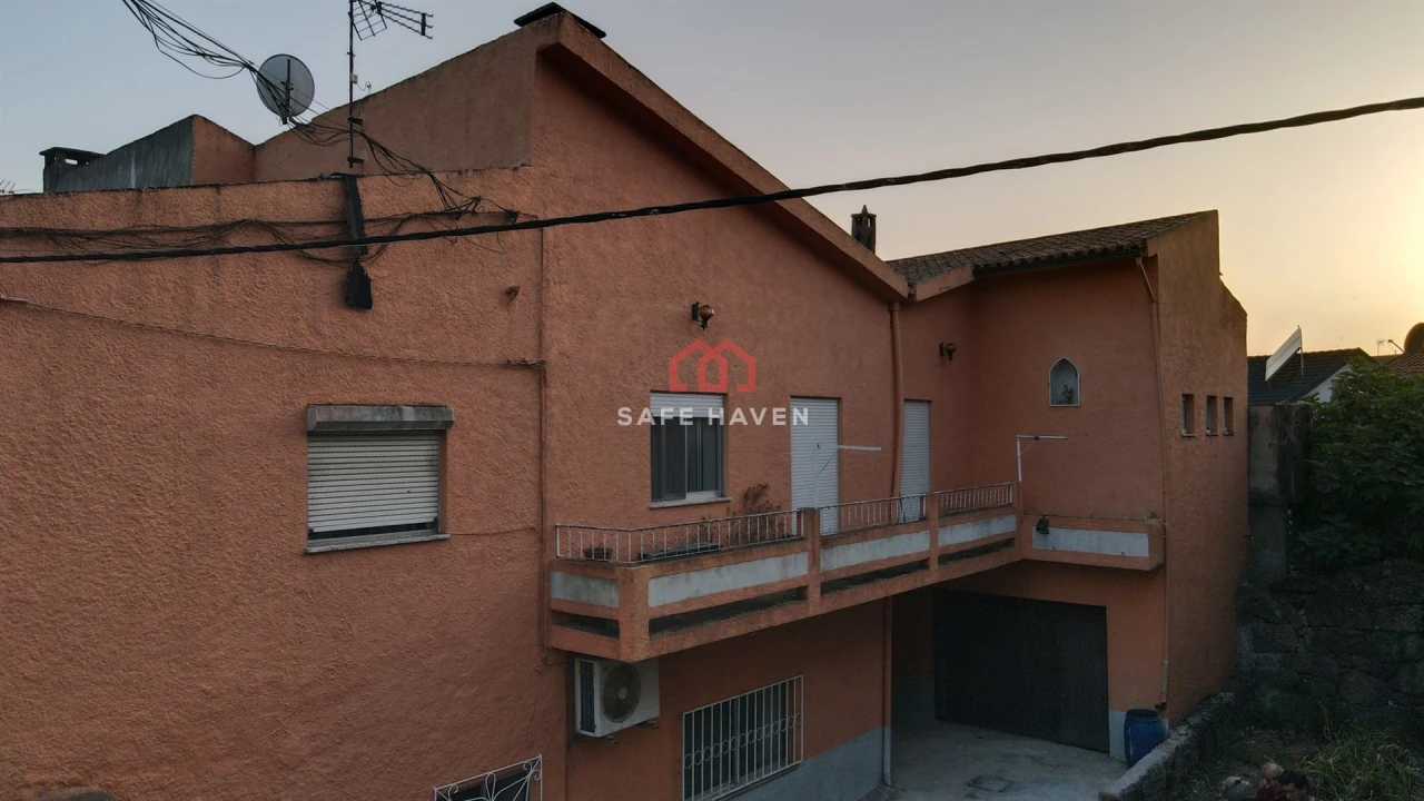 Moradia T4 para Venda em Vila Nova de Tazem Foto 3