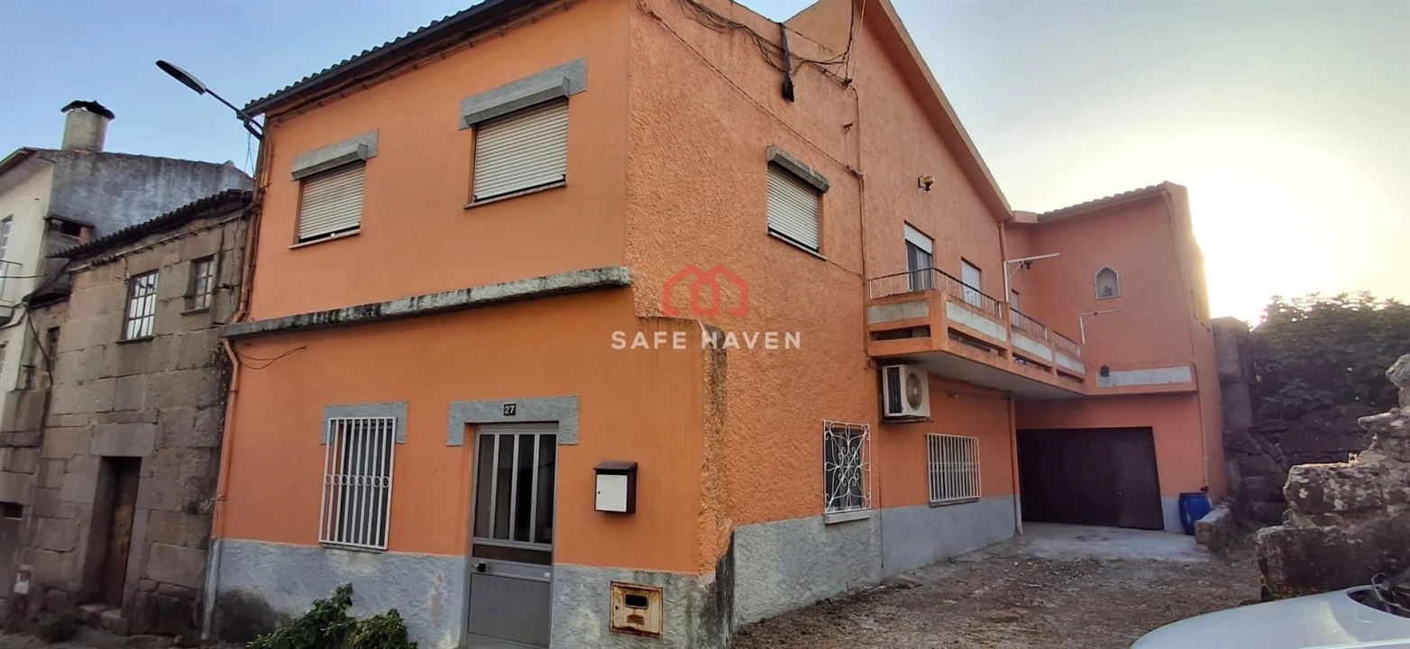 Moradia T4 para Venda em Vila Nova de Tazem Foto 2