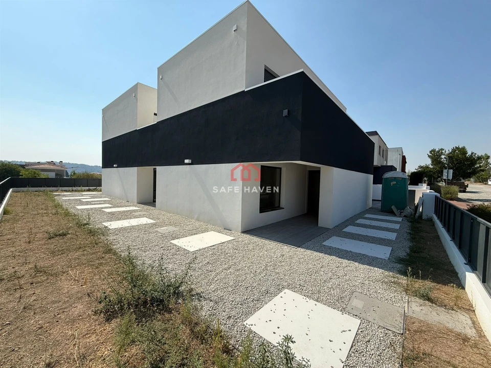 Moradia T3 para Venda em Covilhã e Canhoso Foto 5